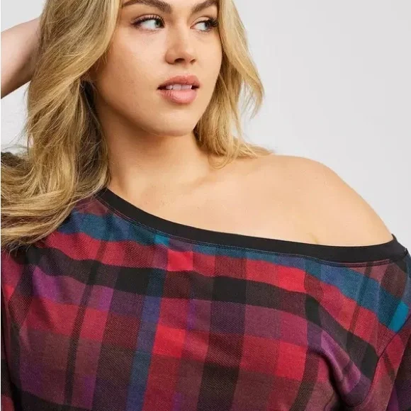 NWT Torrid Red Plaid Off-Shoulder French Terry Top – Size 1 - Picture 4 of 6